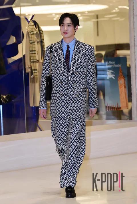 Park Sung-hoon — Launch