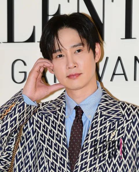 Park Sung-hoon — Launch