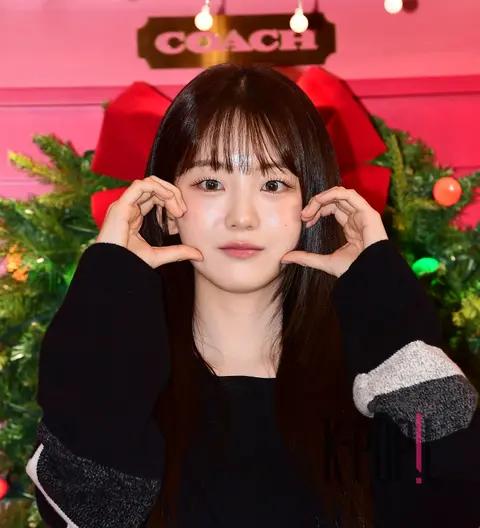 Cho Yi-hyun — Launch