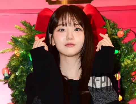 Cho Yi-hyun — Launch