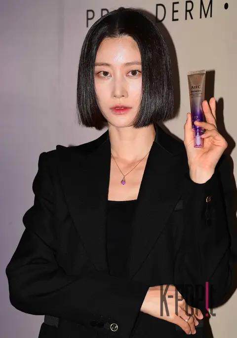 Lee Hyun-yi — Launch