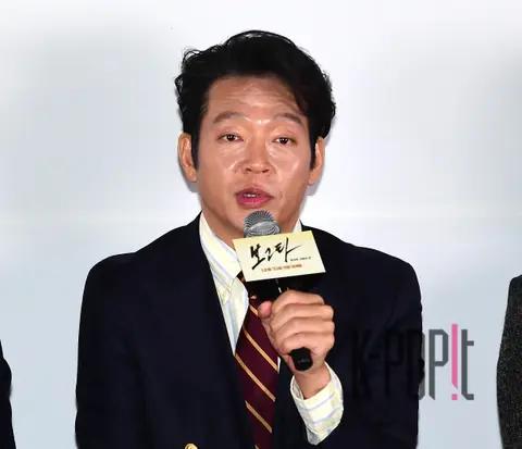 Park Ji-hwan — Bogotá Press Screening