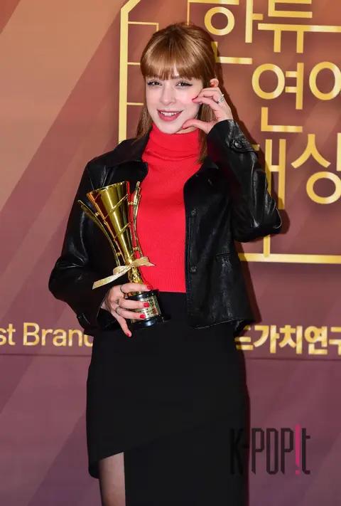 Yasmine Aladdin — Hallyu Entertainment Awards