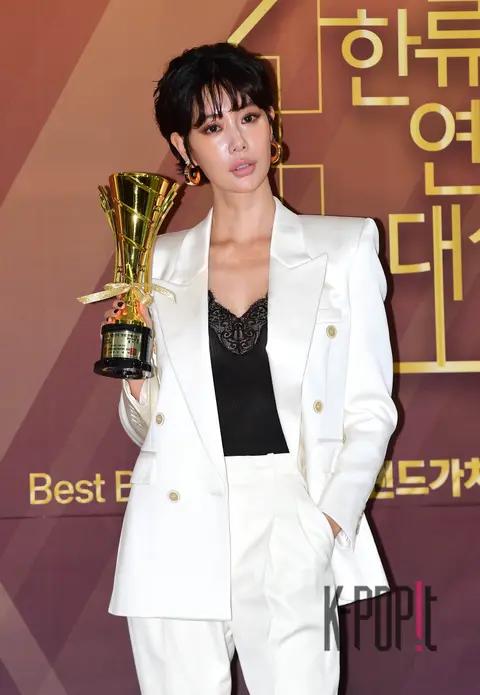 Clara — Hallyu Entertainment Awards