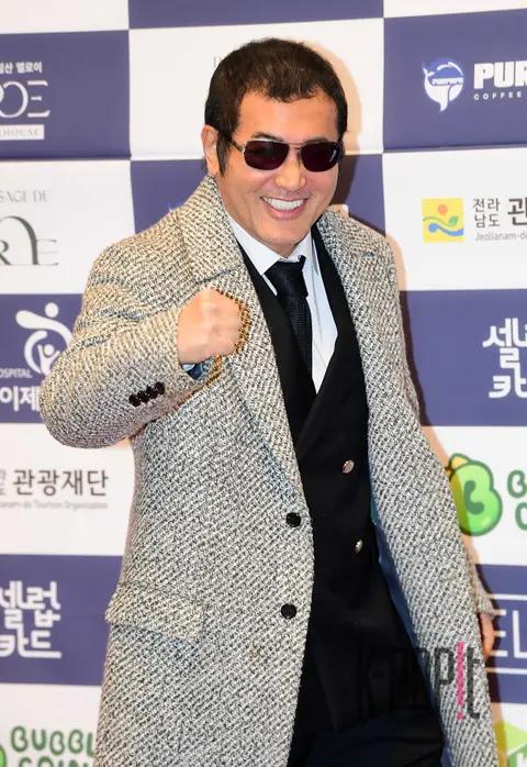 Kim Bo-sung — 10 People Who Illuminated Korea Awards