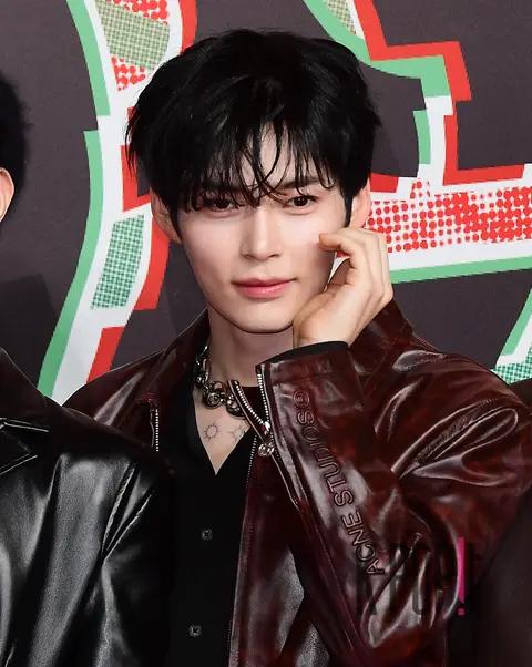 Sung Han-bin (ZEROBASEONE) — SBS Gayo Daejeon