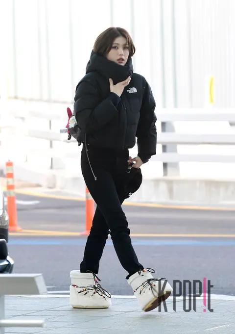 Jeon Somi — Airport