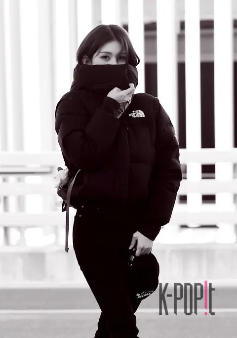 Jeon Somi — Airport