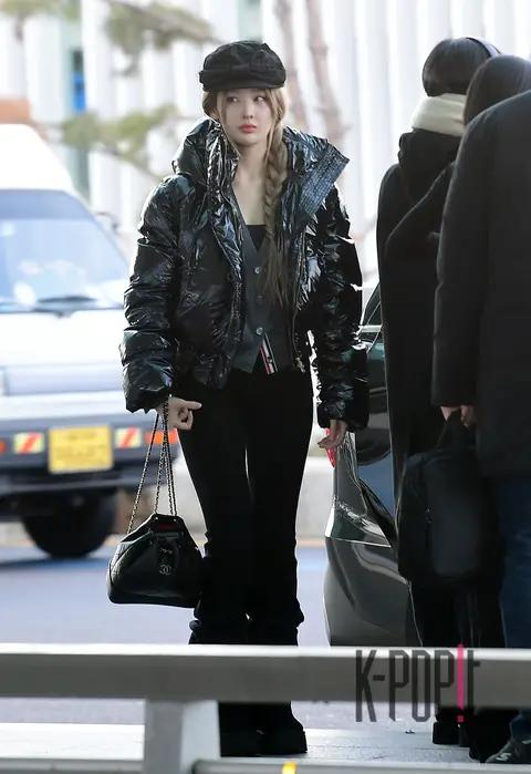 Belle (KISS OF LIFE) — Airport