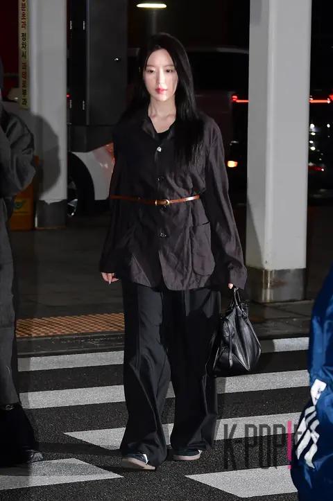 Shuhua ((G)I-DLE) — Airport