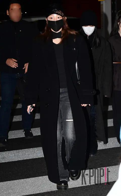 Yuqi ((G)I-DLE) — Airport