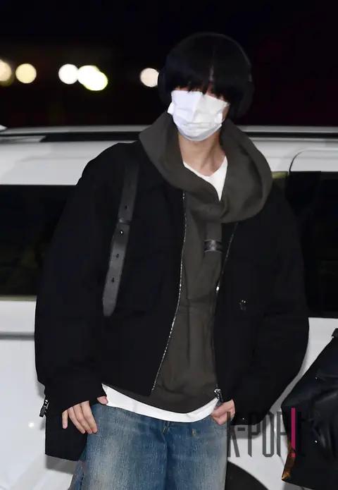 Beomgyu (TXT) — Airport