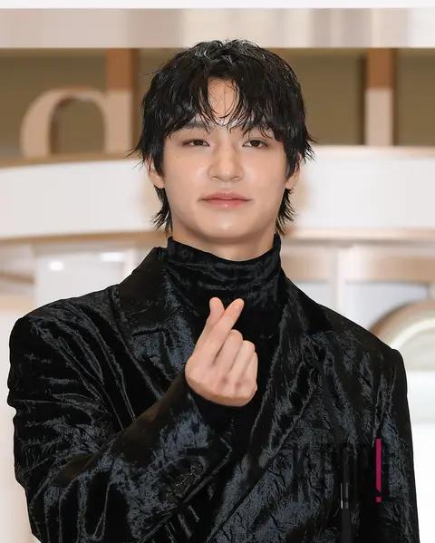 Chae Jong-seok — Launch
