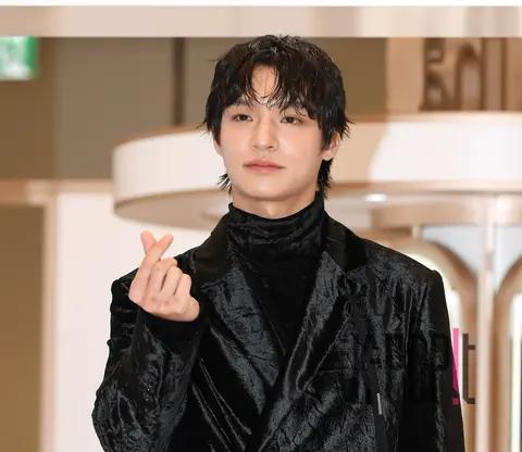 Chae Jong-seok — Launch