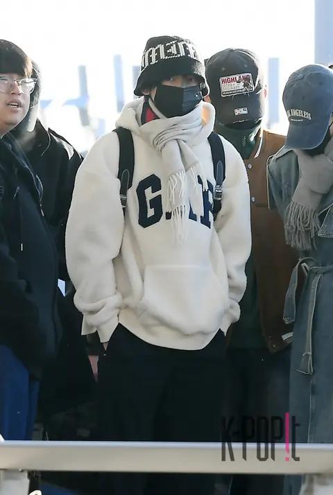 Han Yujin (ZEROBASEONE) — Airport