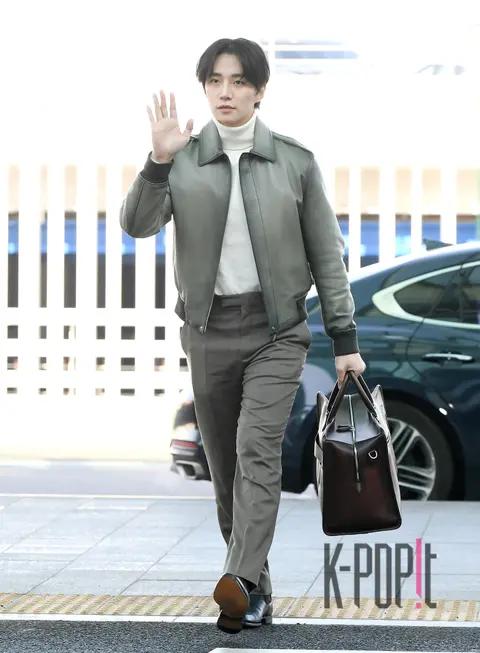 Lee Junho — Airport