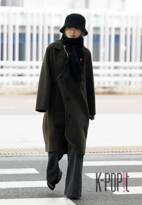 Park Bo-young — Airport