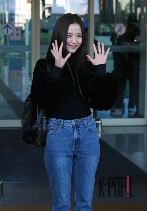 Jisoo (BLACKPINK) — Airport