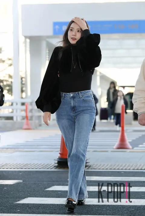 Jisoo (BLACKPINK) — Airport