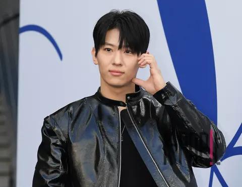 Dex — Seoul Fashion Week Han Na-shin