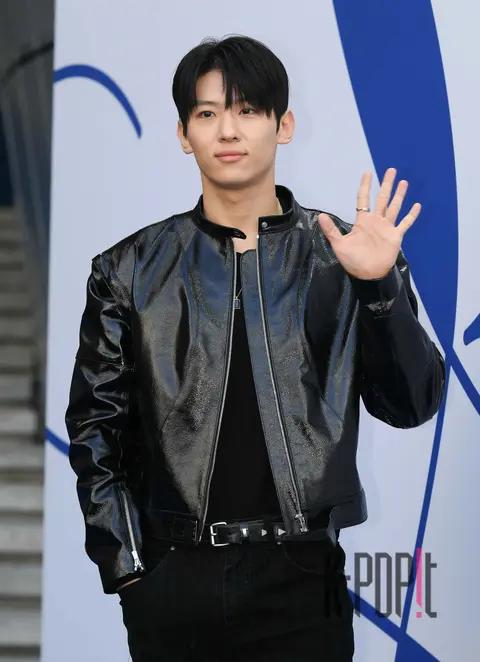 Dex — Seoul Fashion Week Han Na-shin