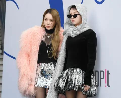 Jeon So-min (KARD), Jeon Ji-woo — Seoul Fashion Week Han Na-shin