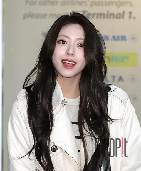 YUNA (ITZY) — Airport
