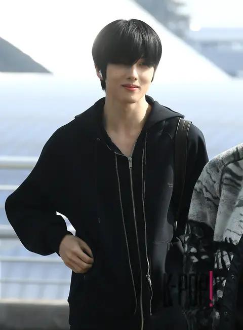 Jisung (NCT DREAM) — Airport