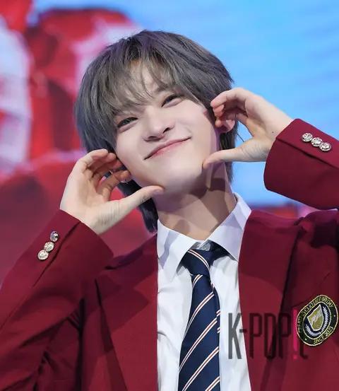 Hyun-bin (POW) — Valentine Stage