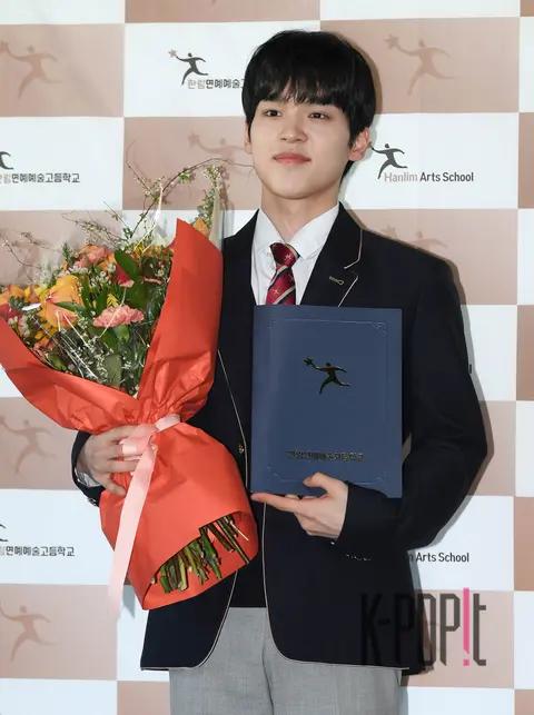 Moon Sung-hyun — Hanlim Arts High School Graduation — 2025-02-17