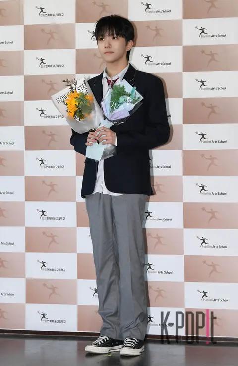 Woon-hak Kim (BOYNEXTDOOR) — Hanlim Arts High School Graduation — 2025-02-17