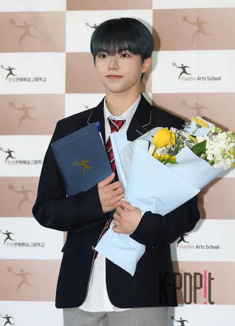 Kim Ji-hwan (AllHours) — Hanlim Arts High School Graduation