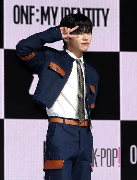 On & Off U — Showcase