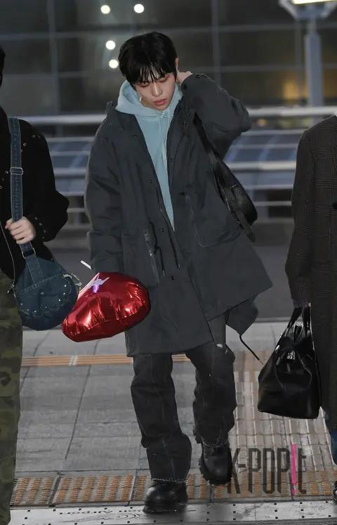 PAU Jeongbin — Airport