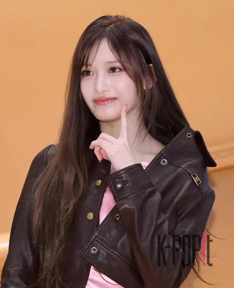 Leeseo (IVE) — Launch