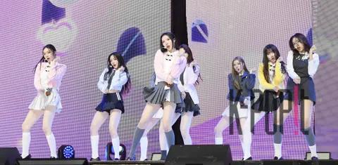 Hearts2Hearts — Showcase