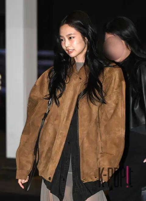 JENNIE (BLACKPINK) — Airport