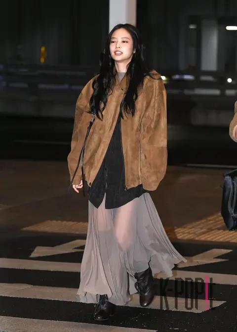 JENNIE (BLACKPINK) — Airport