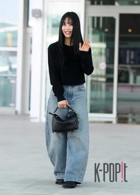 Ko Min-si — Airport