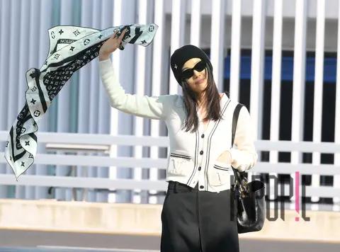 Jun Ji-hyun — Airport