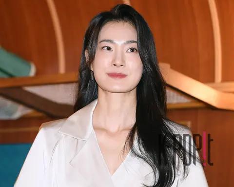 Ok Ja-yeon — Launch