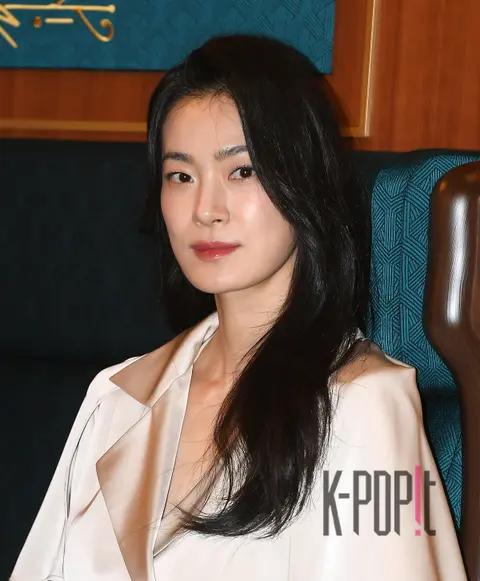 Ok Ja-yeon — Launch