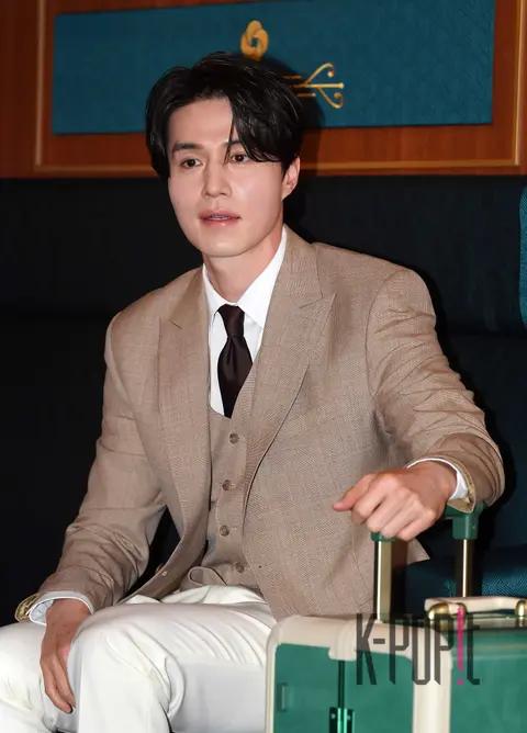Lee Dong-wook — Launch