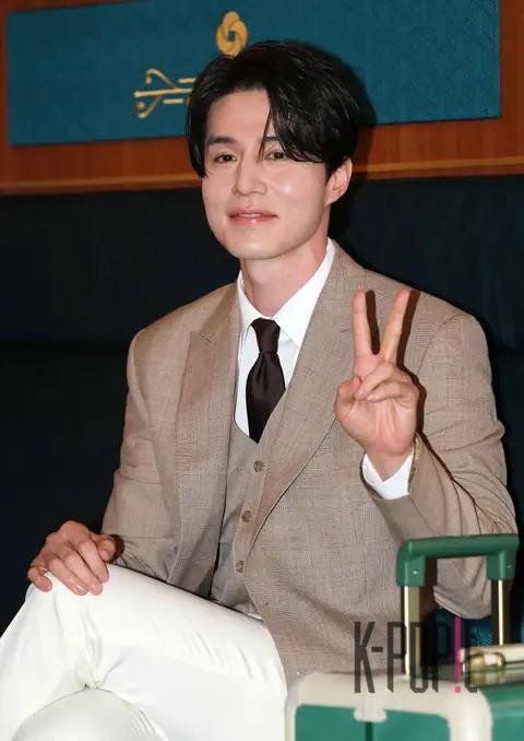 Lee Dong-wook — Launch