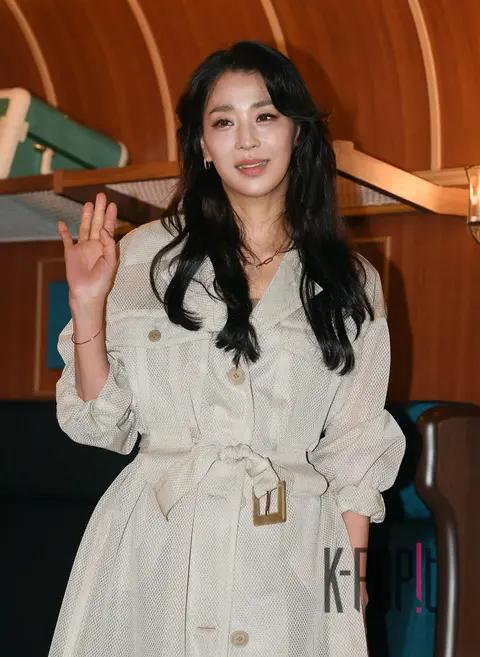 Han Go-eun — Launch