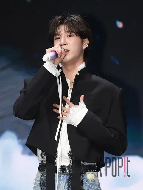 Jung Dong-won — Showcase