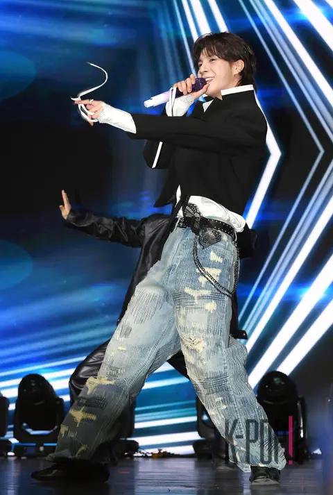 Jung Dong-won — Showcase