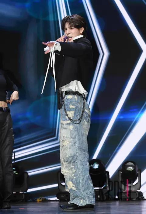 Jung Dong-won — Showcase