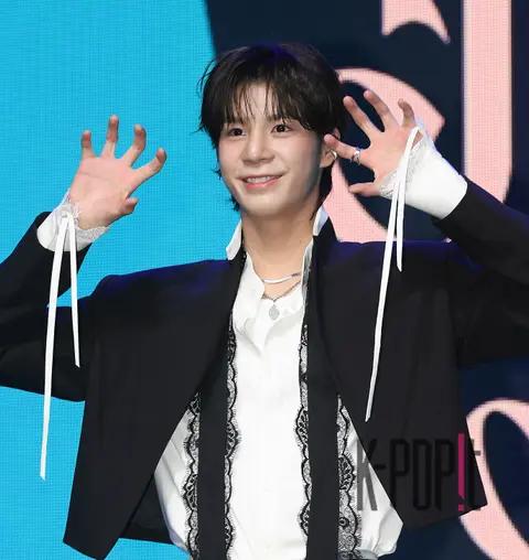 Jung Dong-won — Showcase