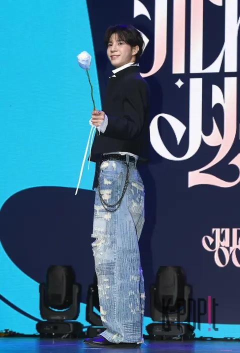 Jung Dong-won — Showcase